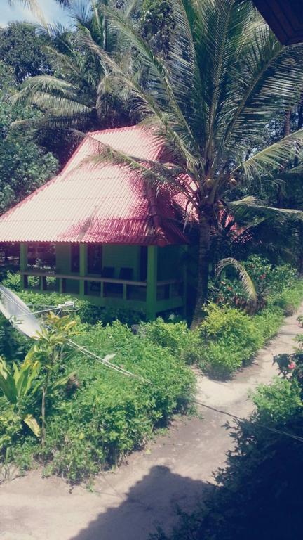 Phayam Coconut Beach Resort Koh Phayam Bagian luar foto